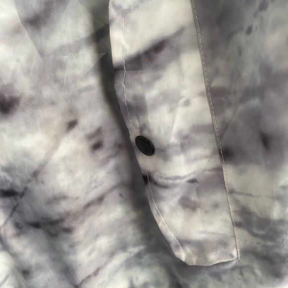 Men’s Jacket - Picture 3 of 6